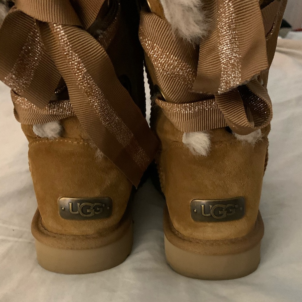 UGG Customizable Bailey Bow - Picture 3 of 7